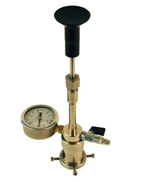 In-bottle CO2 pressure tester