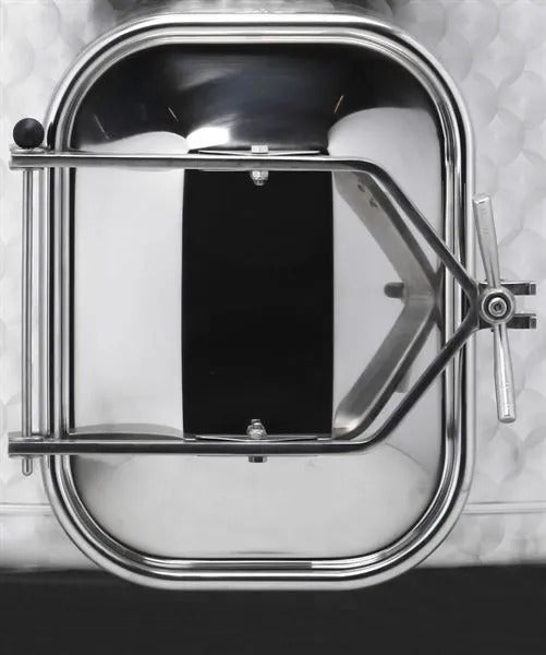 Rectangular bottom door